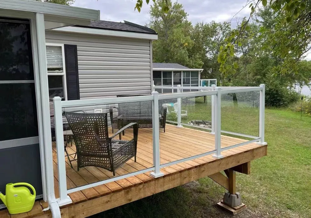 Glass railing maintenance