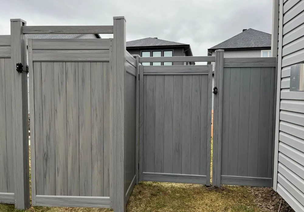 How to secure a vinyl fence