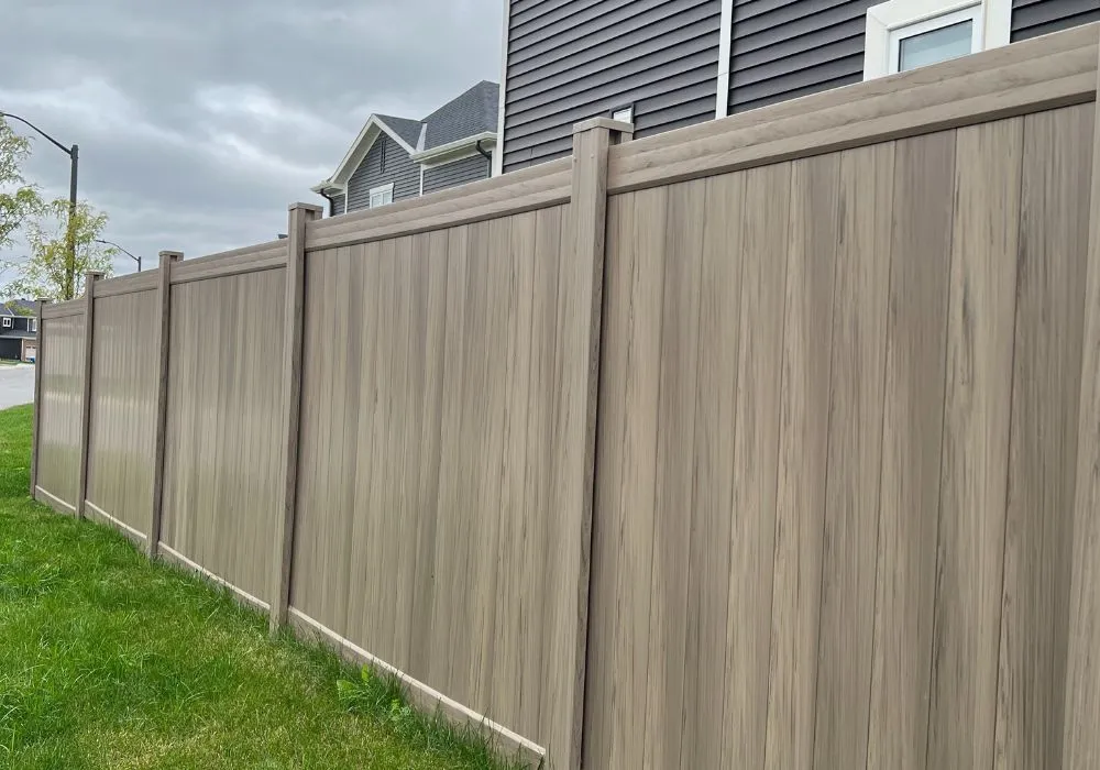 compare vinyl and wood fences