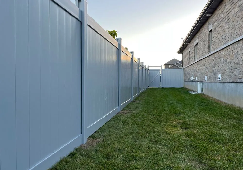 reasons to buy a vinyl fence